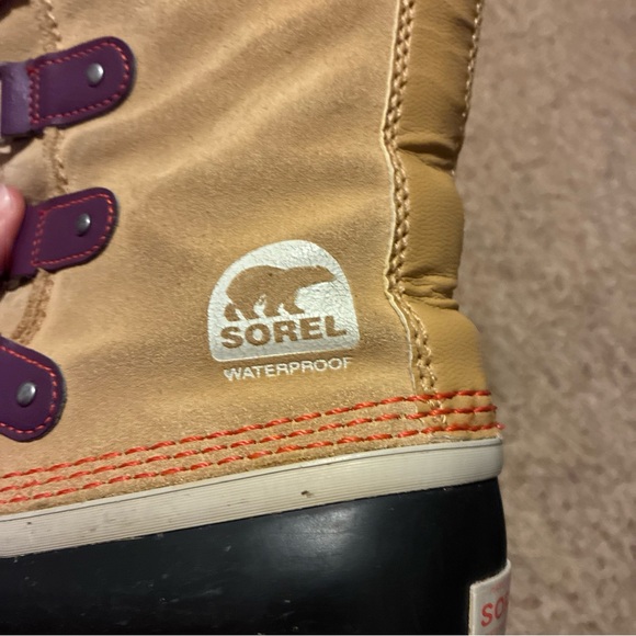 Sorel Waterproof Tan and Black Boots - Picture 2 of 6